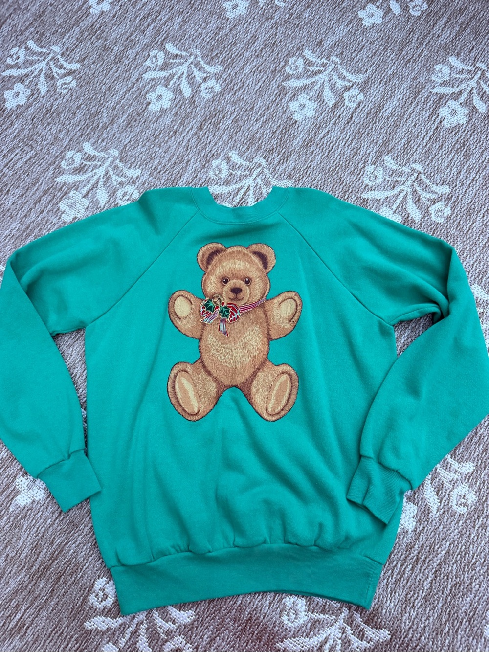 Vintage 90’s Teddy Bear Graphic Sweatshirt crew neck size medium grandmacore